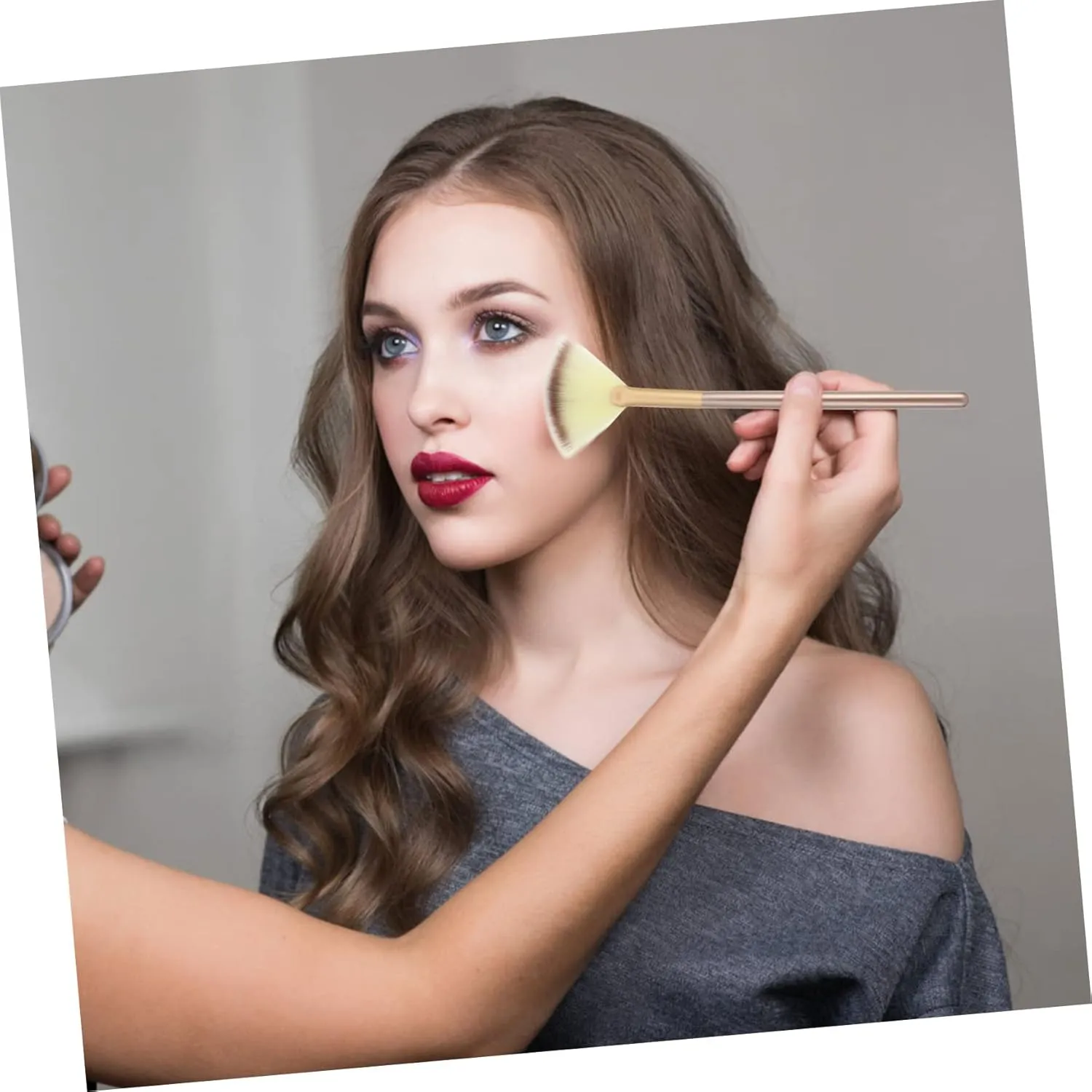 18pcs Portable Makeup Brush Soft Synthetic Face Powder Fan and Highlighter Brushes for Easy Application and Cleaning for Daily and