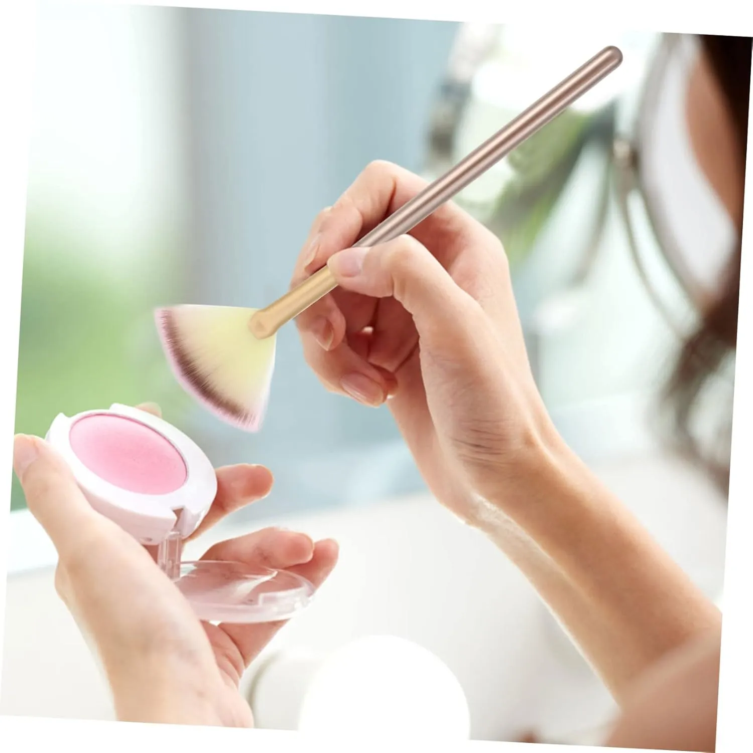 18pcs Portable Makeup Brush Soft Synthetic Face Powder Fan and Highlighter Brushes for Easy Application and Cleaning for Daily and
