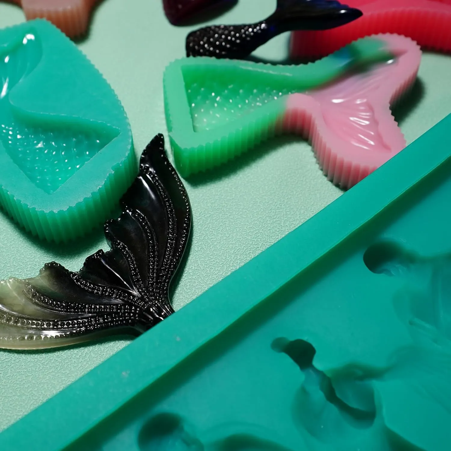 BBDINO Silicone Mold Making Kit, Super Elastic Liquid Silicon for Mold Making, N.W. 21.2 oz, 1:1 by Volume, Jade Green, Ideal for Casting Silicone Molds for Resin/Plaster/Wax/Jewelry etc.
