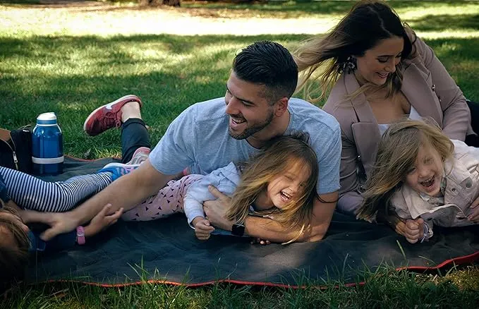 DOWN UNDER OUTDOORS Large Waterproof Windproof Extra Thick 350 GSM Quilted Fleece Stadium Blanket, Camping Picnic Outdoor & Beach, Machine Washable 82 x 55