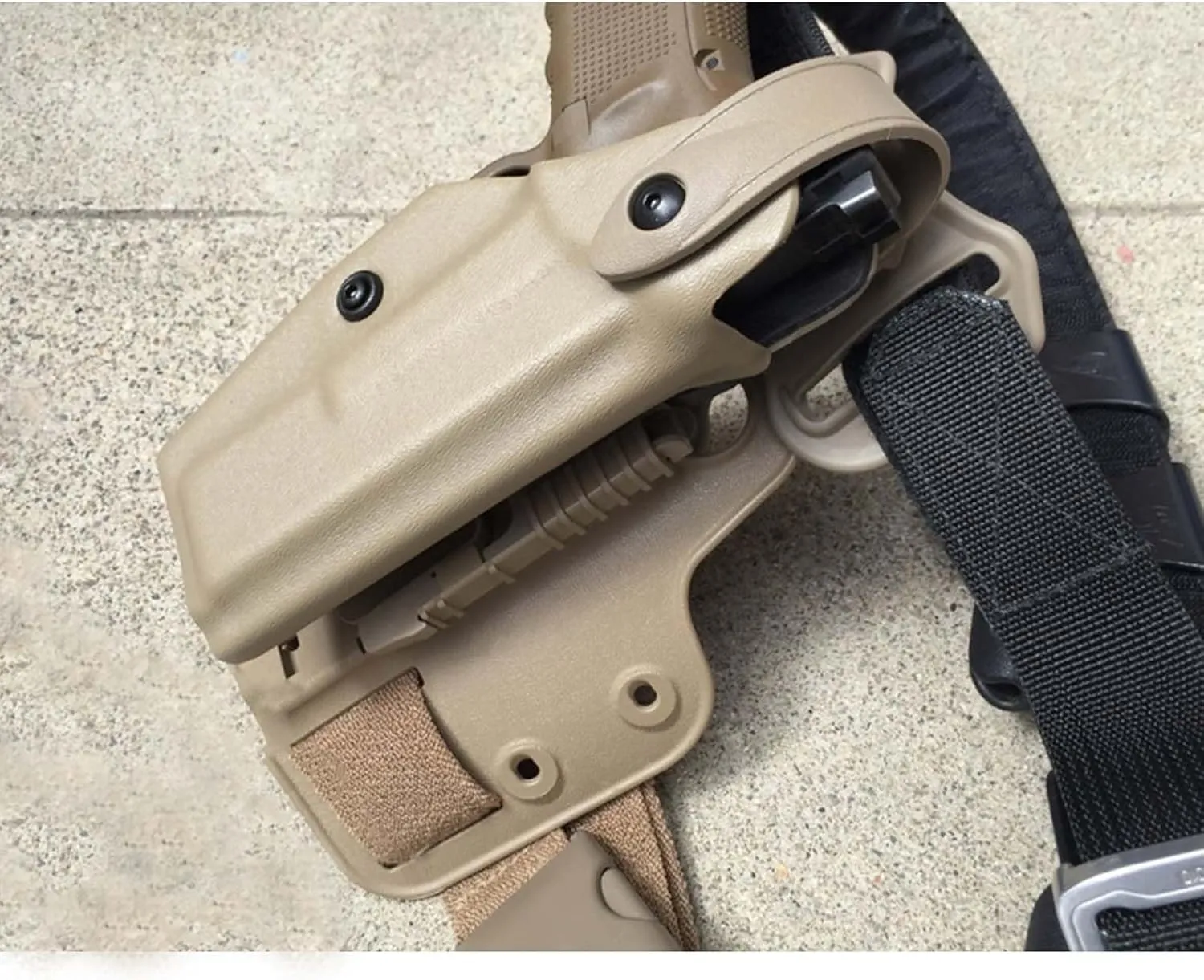 Drop Flex Adapter with Drop Leg Holster Platform and Leg Shroud Assembly QLS 19 and QLS 22 Polymer, for Quick Locking System Kit