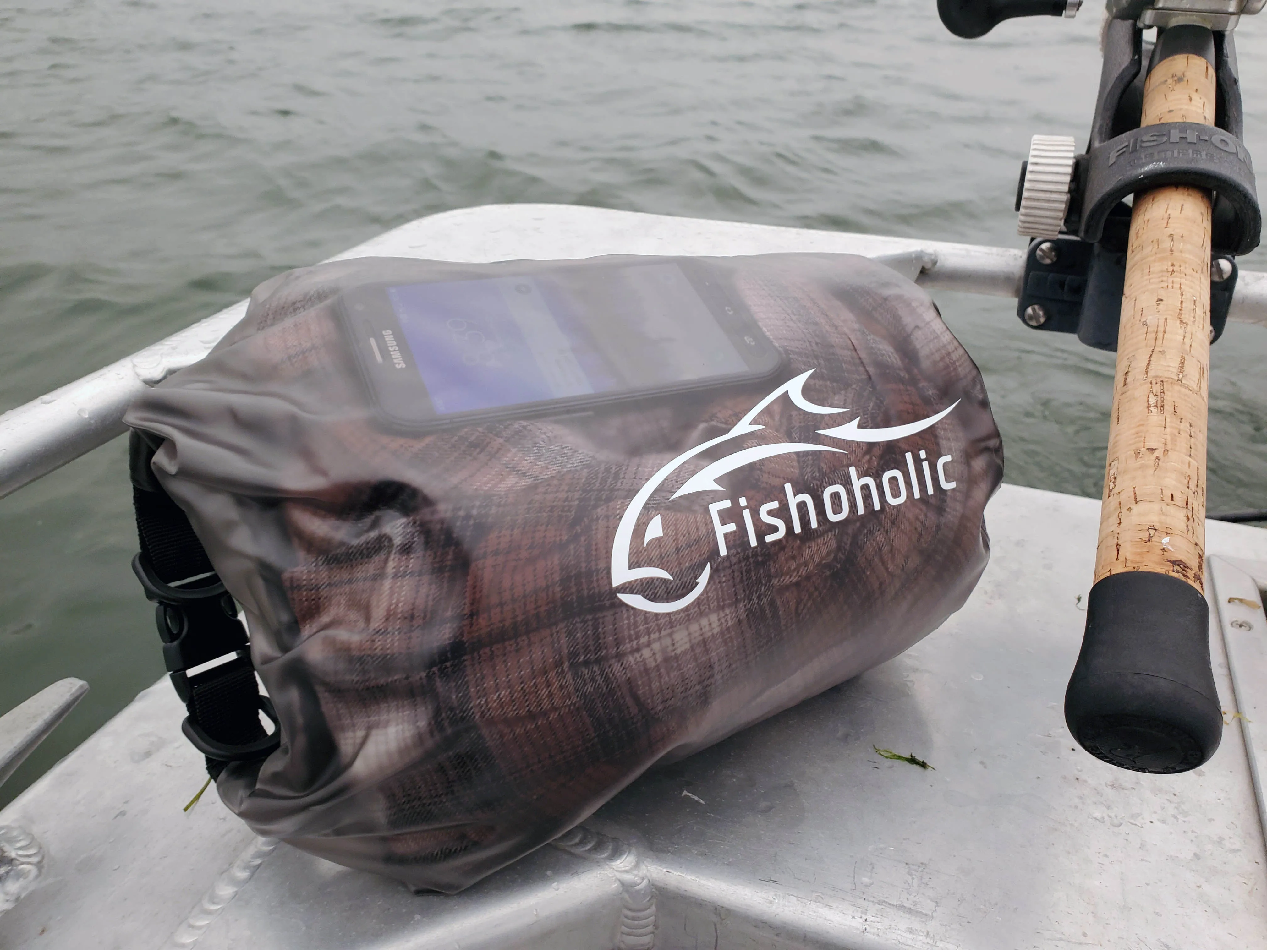Fishoholic 2 pack Bundle - 5L & 30L Dry Bags - 2 Waterproof Gear Bags - Fail-Safe Snaps - Tough & Durable