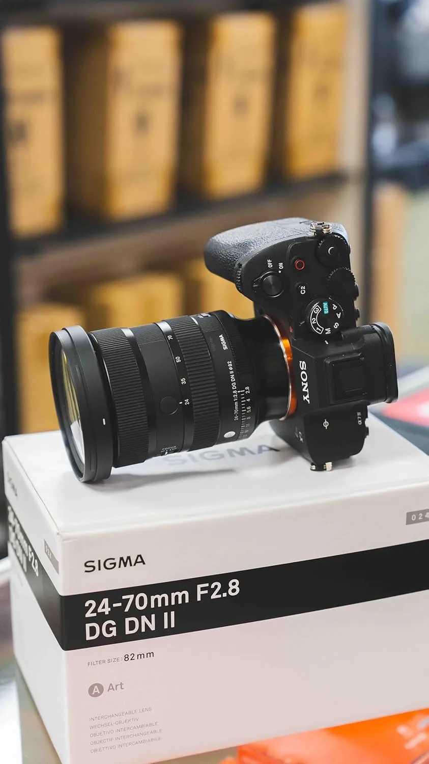 Sigma 24-70mm f/2.8 DG DN II Art Lens for Sony E Mount with Pixel Advanced Accessories & Travel Bundle | 57A965 | Extended 3 Years Sigma Warranty |Sigma 24-70mm f/2.8 DG DN II Art, Black