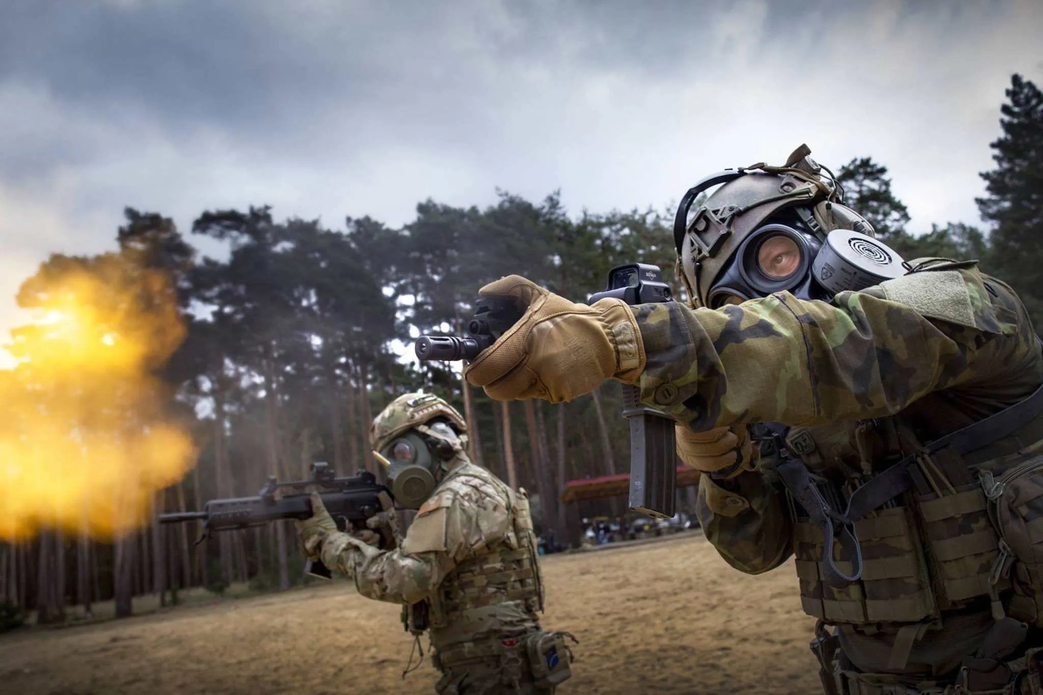 Survival Gear CM-7M Military Gas Mask - CBRN Protection Military Special Forces, Police Squads, and Rescue Teams